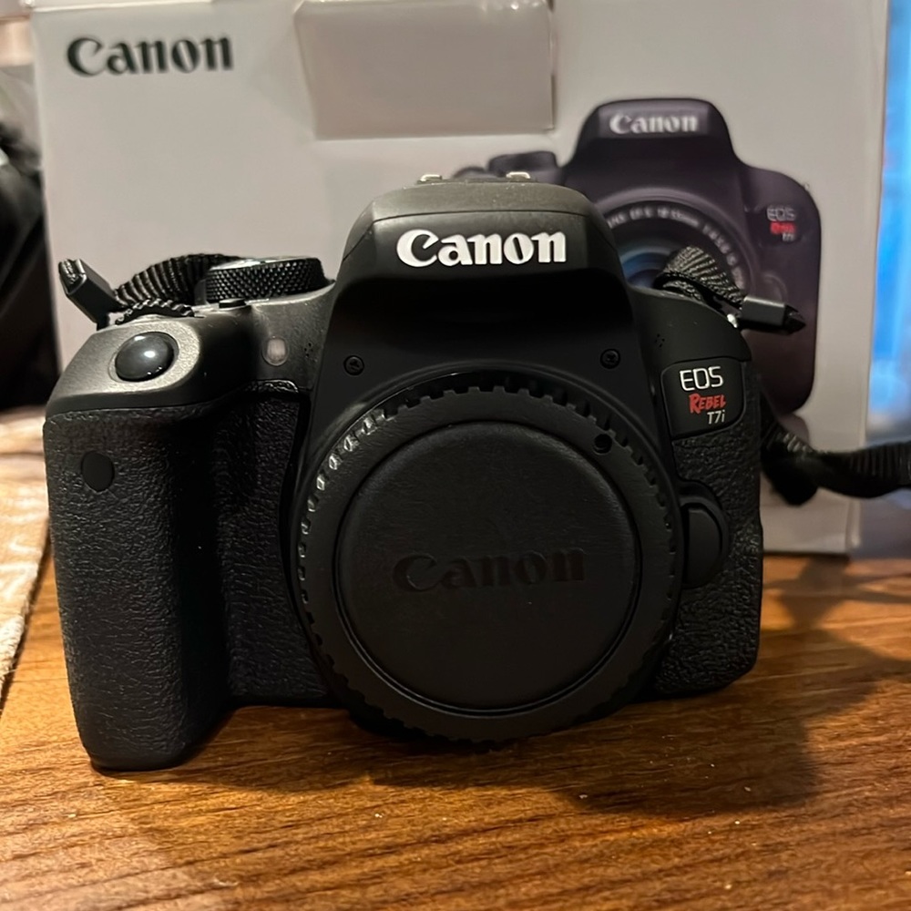 Canon EOS Rebel T7i with 2 Lenses